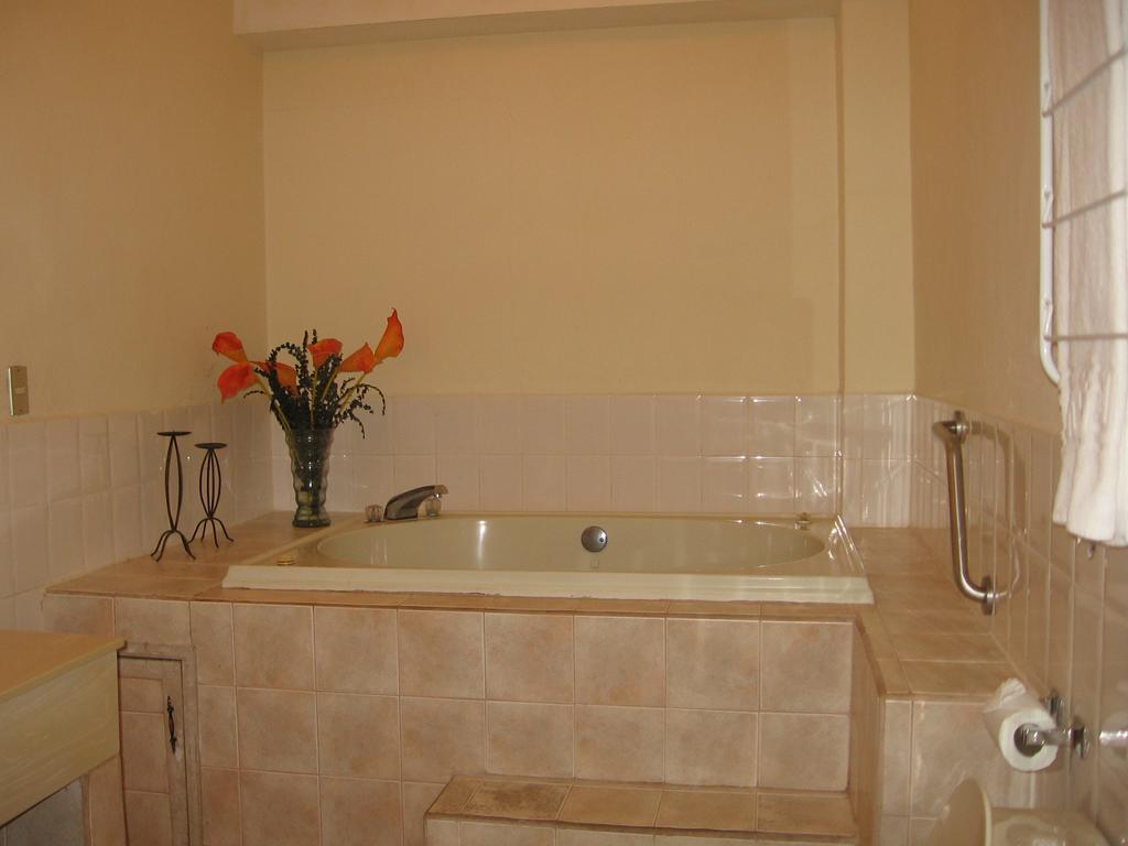 Hotel Casa Real Managua Ruang foto