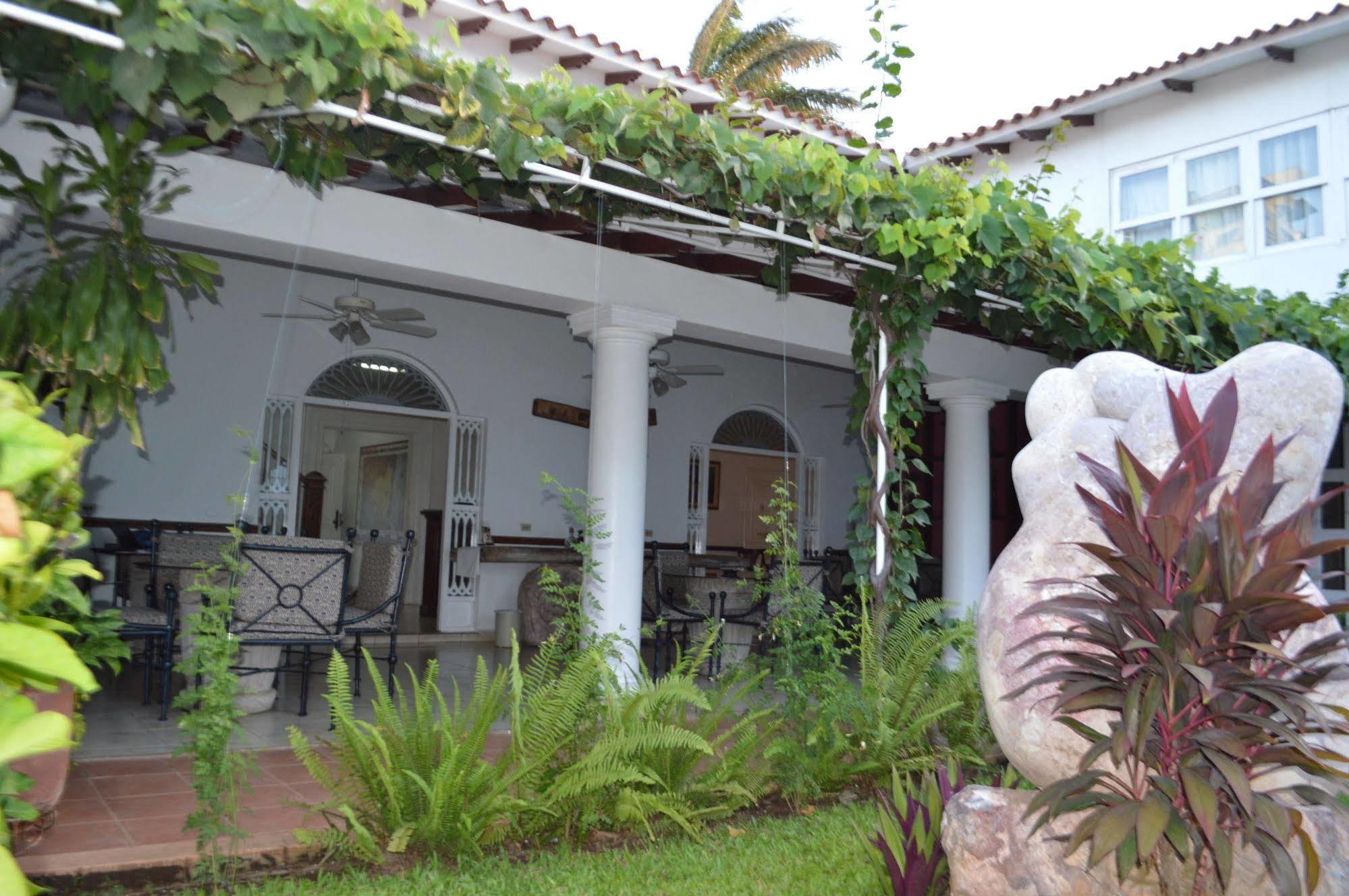 Hotel Casa Real Managua Bagian luar foto