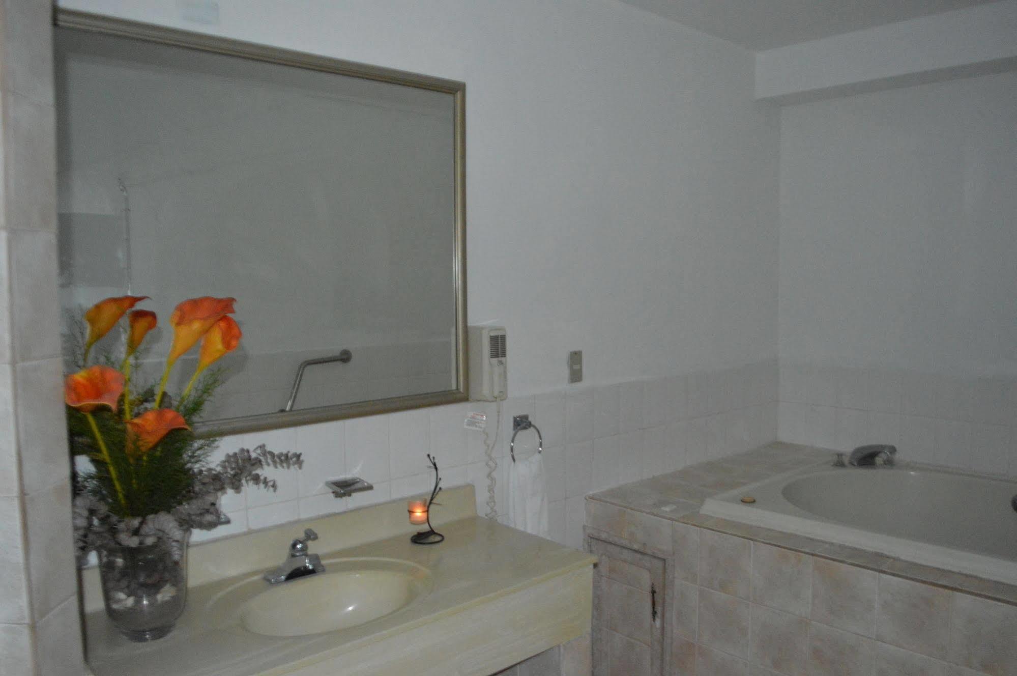 Hotel Casa Real Managua Bagian luar foto
