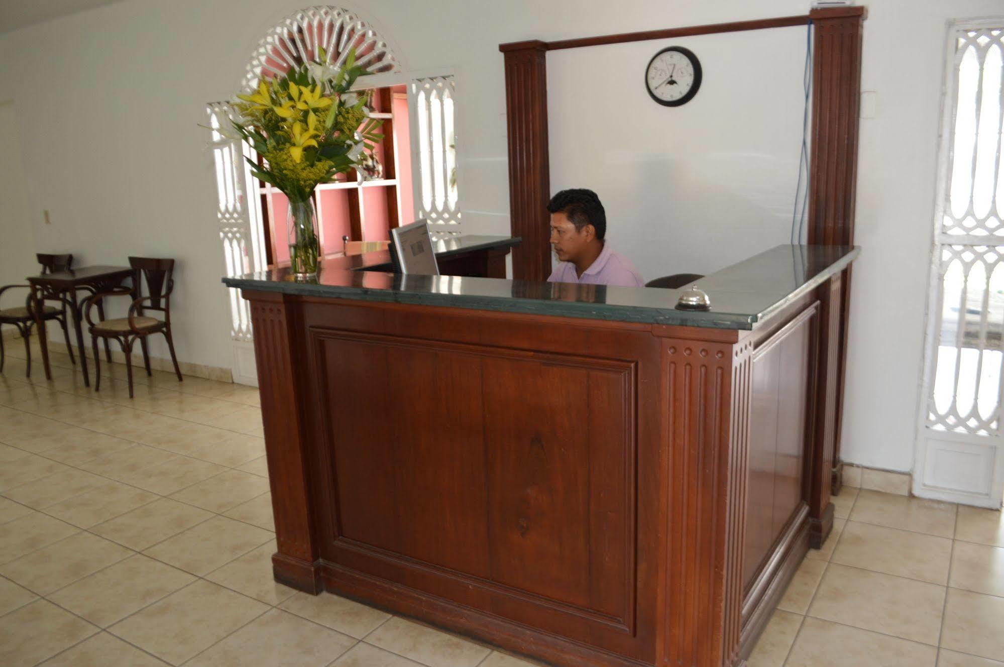 Hotel Casa Real Managua Bagian luar foto